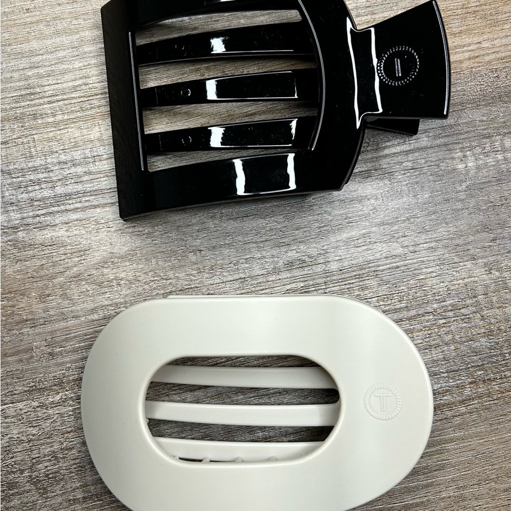 TELETIES Large Elegant Black and White Hair Clips